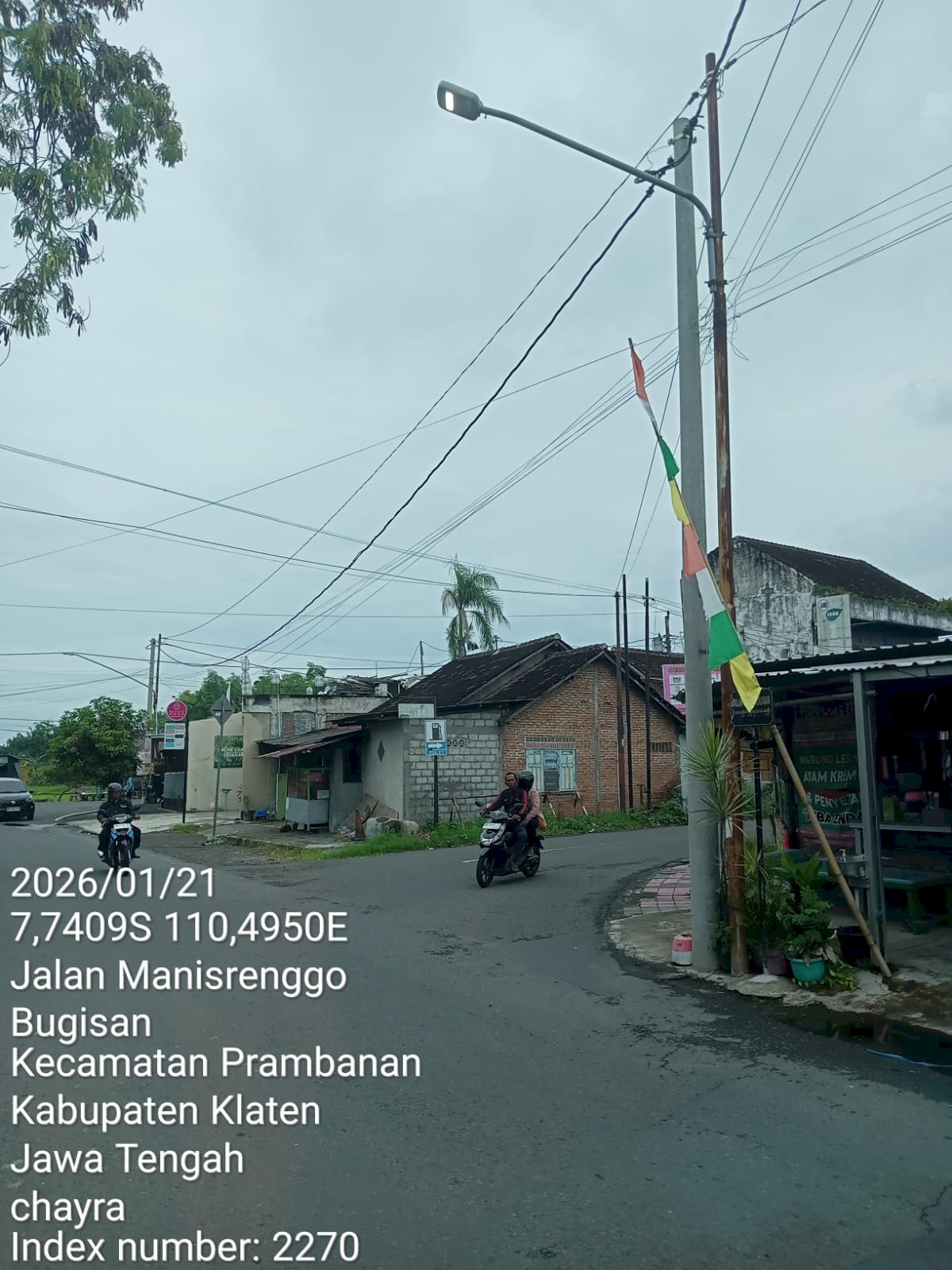 Servis Panel Kontrol PJU Bugisan: Tim Dishub Pastikan Cahaya Terang Merata di Perempatan