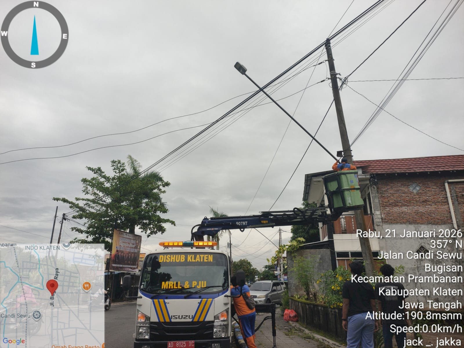 Triple Action PJU Prambanan: Servis Korosi, Upgrade Kabel Ornamen & Servis MCB di 3 Lokasi