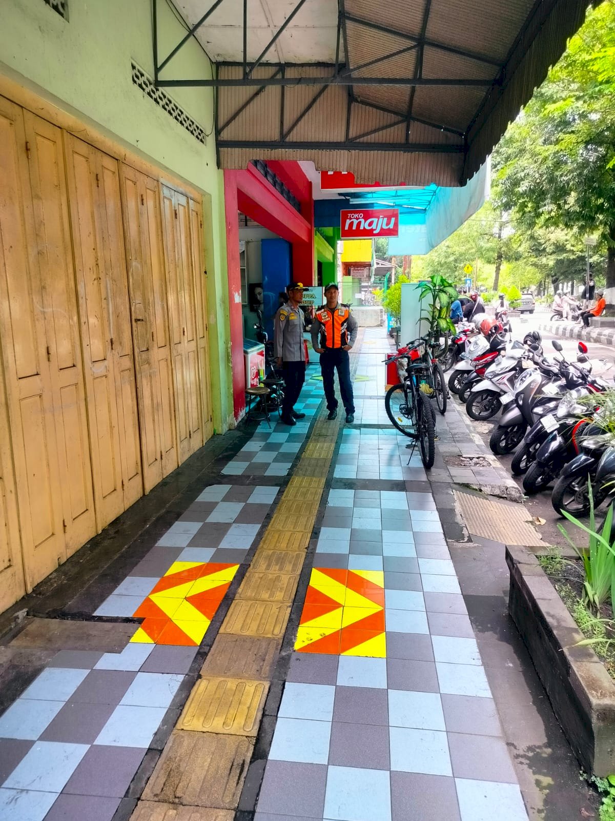 Respons Cepat Dishub Klaten! Penertiban Parkir & PKL di Toko Laris  dan J&T Jombor Berhasil Lancar