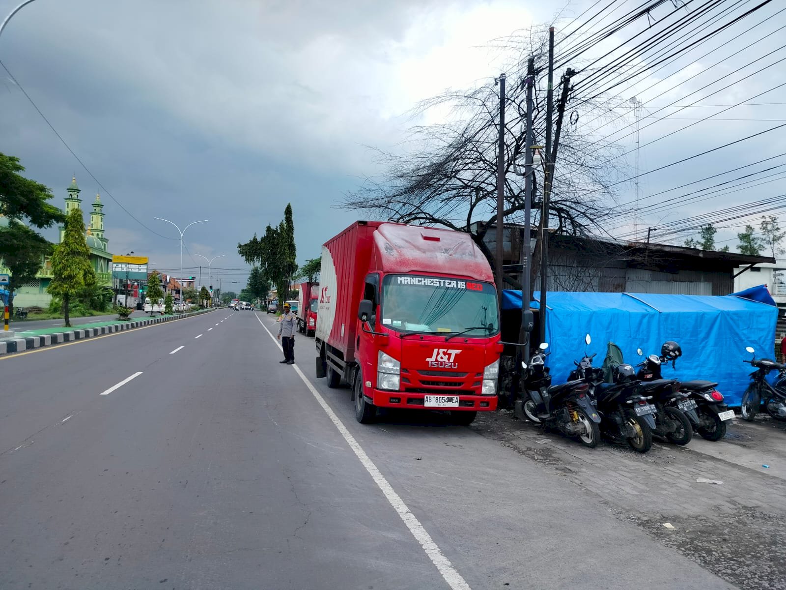 Respons Cepat Dishub Klaten! Penertiban Parkir & PKL di Toko Laris  dan J&T Jombor Berhasil Lancar