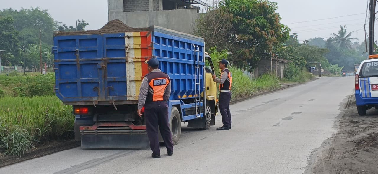 Pengawasan Angkutan Galian C di Pokoh-Menden-Kebonarum, Klaten - Dishub Klaten