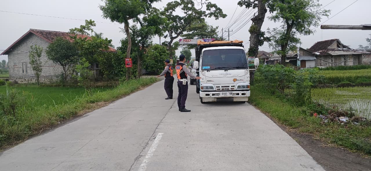 Pengawasan Angkutan Galian C di Pokoh-Menden-Kebonarum, Klaten - Dishub Klaten
