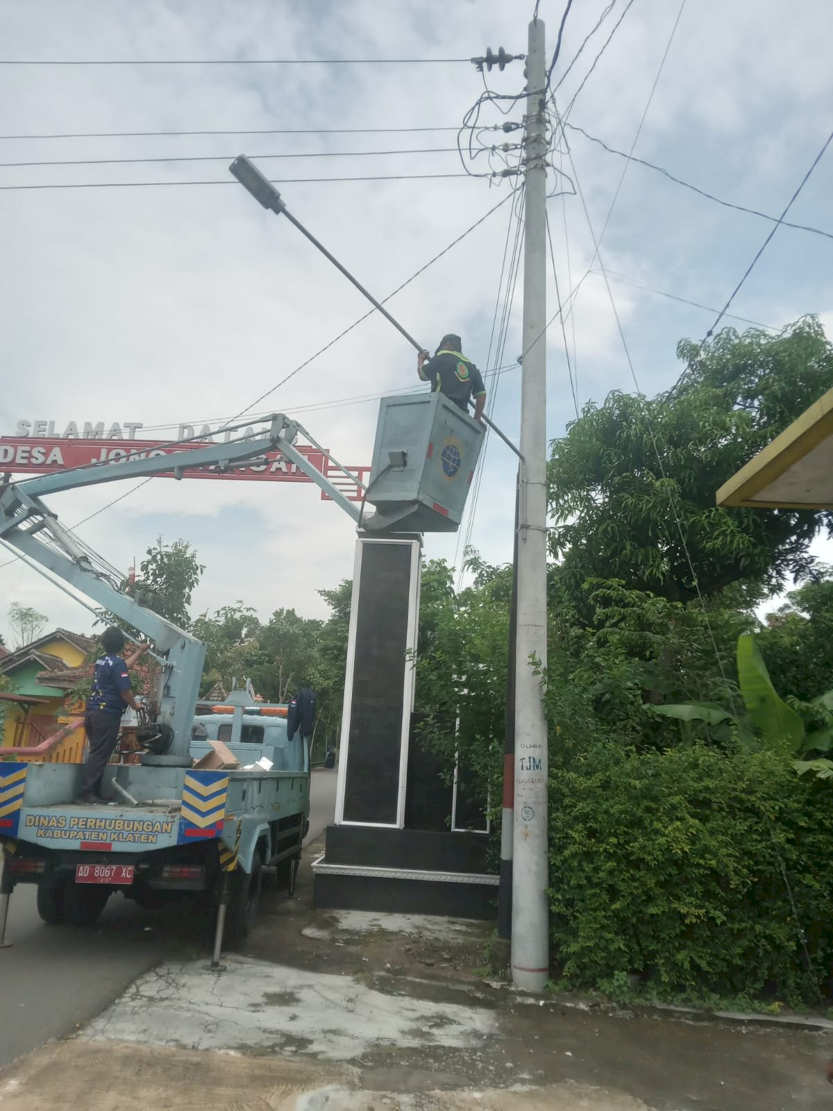 Pemasangan Lampu PJU Baru Ornamen Set 6m 60W Jonggrangan Klaten Utara