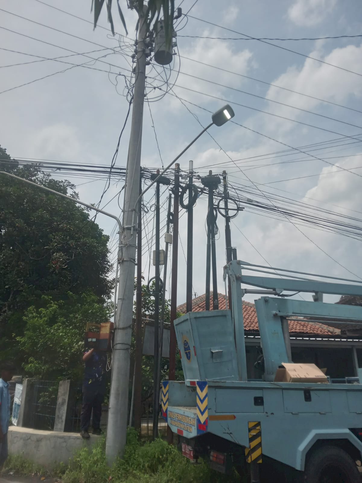 Pemasangan Lampu PJU Ornamen 3m LED 50W Jonggrangan Baru