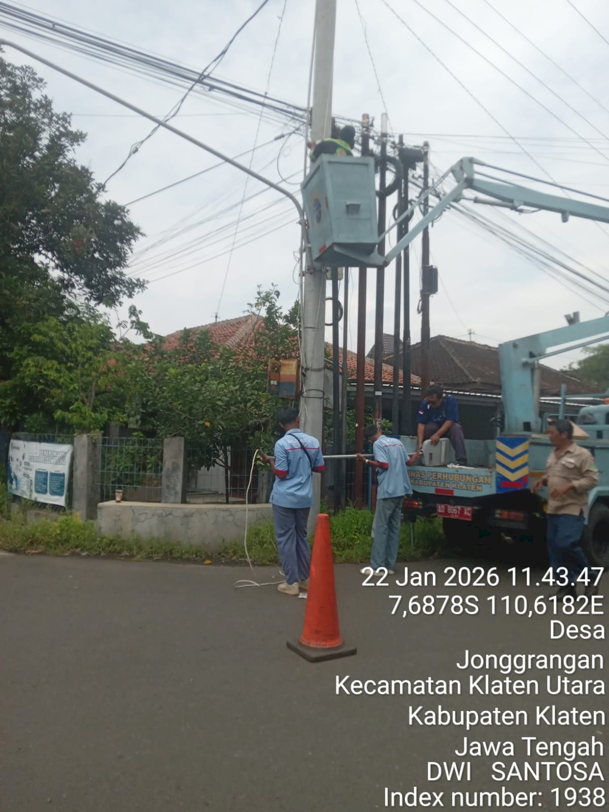 Pemasangan Lampu PJU Ornamen 3m LED 50W Jonggrangan Baru