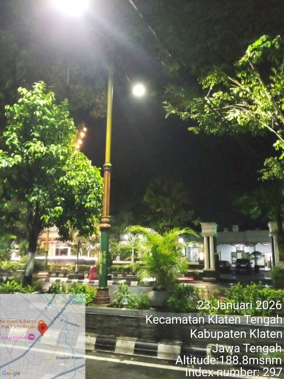 Lampu PJU Depan Rumah Dinas Bupati Mati? Tim Dishub Klaten Sigap Perbaiki dalam Hitungan Menit!