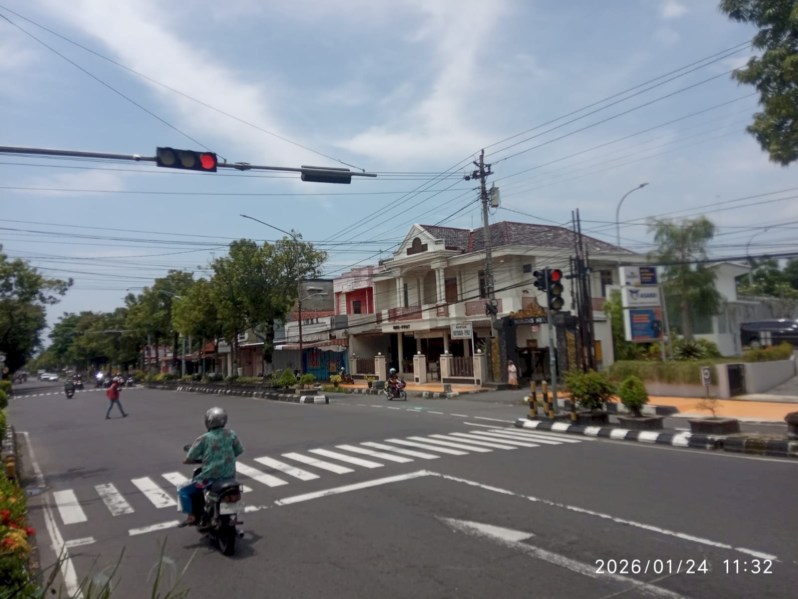 Traffic Light Ngingas Kembali Nyala, Teknisi Alindo dan Dishub Klaten Gas Pol Perbaiki!