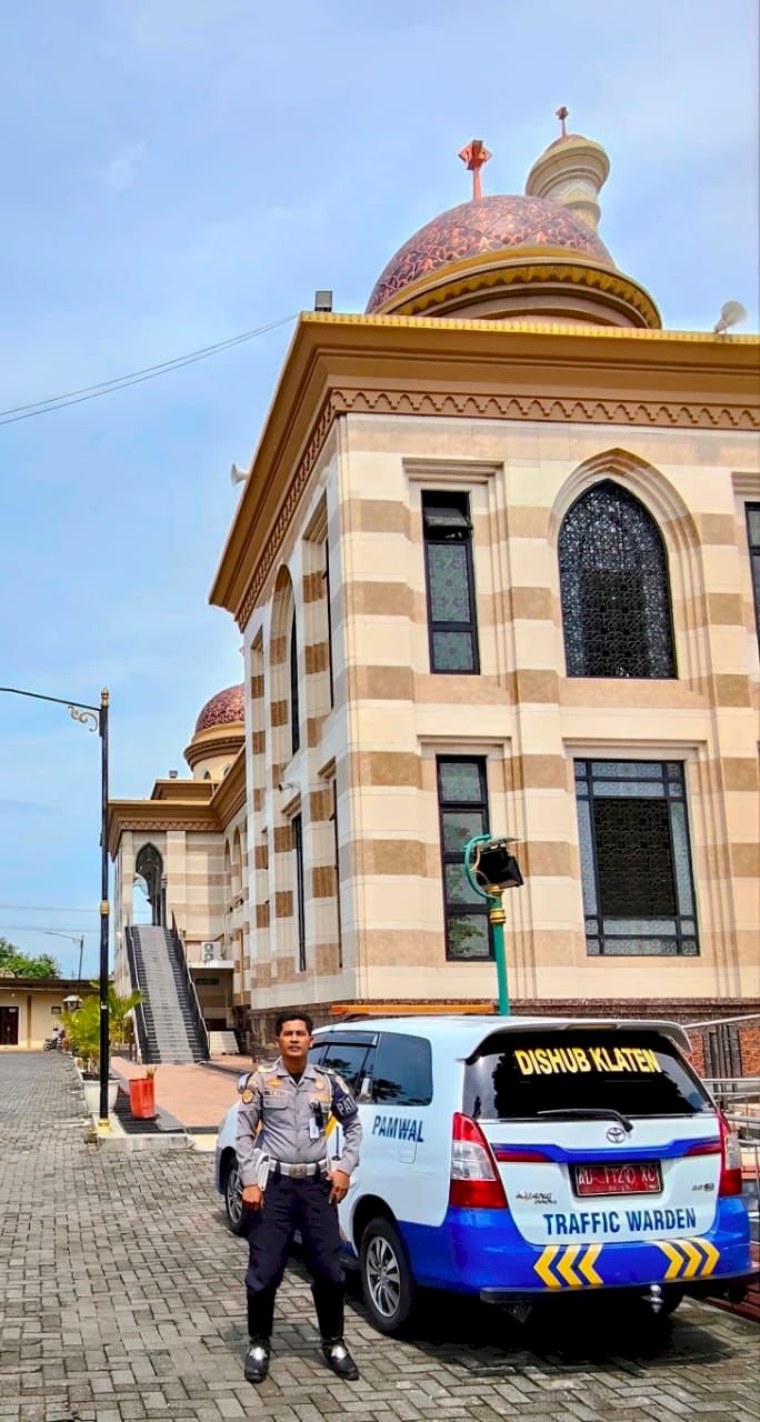 Dua Muka Klaten: Bupati Hadiri KMK Go Green dan Ijab Putri - Tim Patroli Dishub Klaten Lancar Sempurna