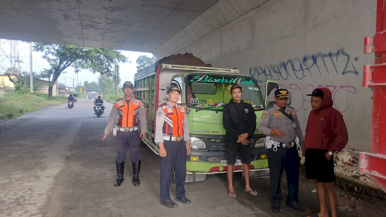 Penertiban Truk Golongan C Jam Sekolah di Gayamprit, Respons Cepat Dishub Klaten terhadap Aduan Warga