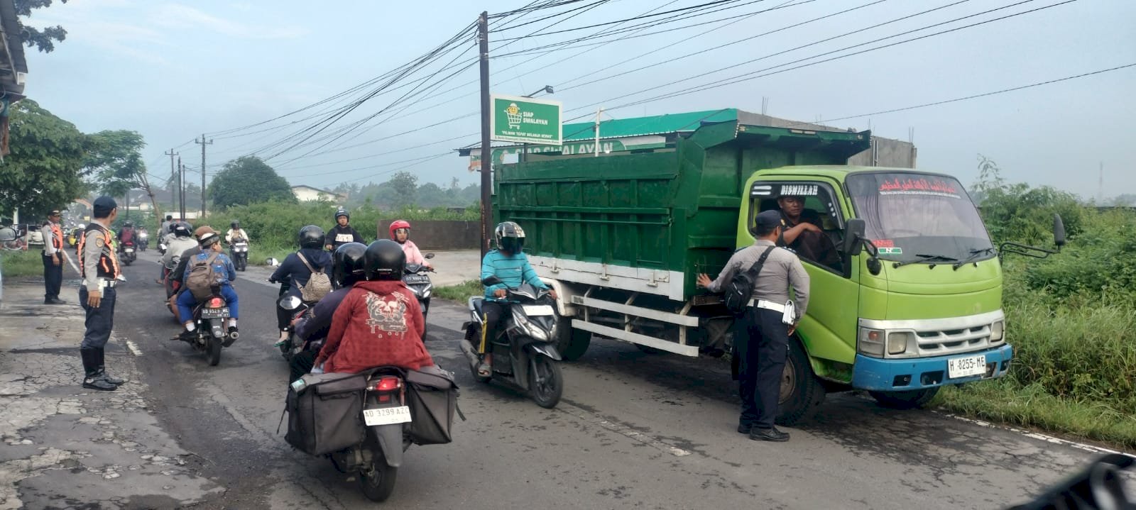 Penertiban Truk Golongan C Jam Sekolah di Gayamprit, Respons Cepat Dishub Klaten terhadap Aduan Warga