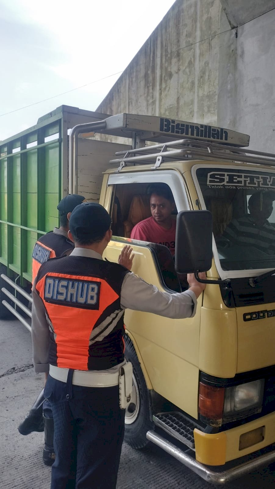 Penertiban Truk Golongan C Jam Sekolah di Gayamprit, Respons Cepat Dishub Klaten terhadap Aduan Warga
