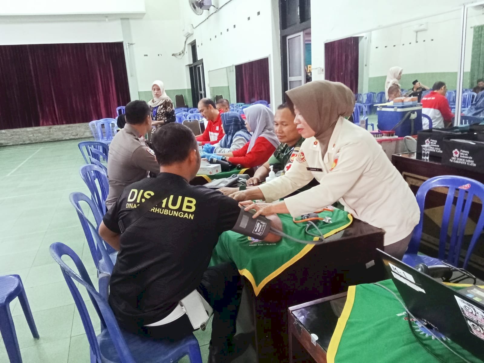 Pegawai Dishub Klaten Ikut Donor Darah Peringati HUT Ke-80 Persit KCK