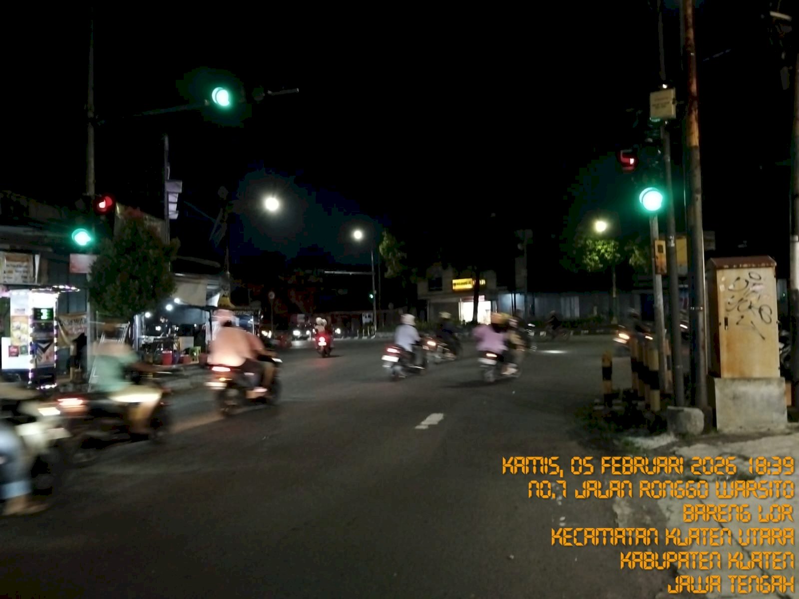 Lampu Traffic Light Ngingas Mati? Tim Traffic Dishub Klaten Langsung Gas Perbaiki!