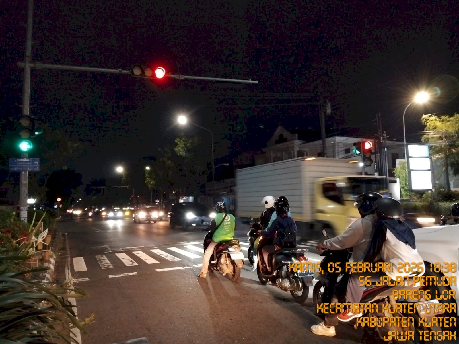 Lampu Traffic Light Ngingas Mati? Tim Traffic Dishub Klaten Langsung Gas Perbaiki!