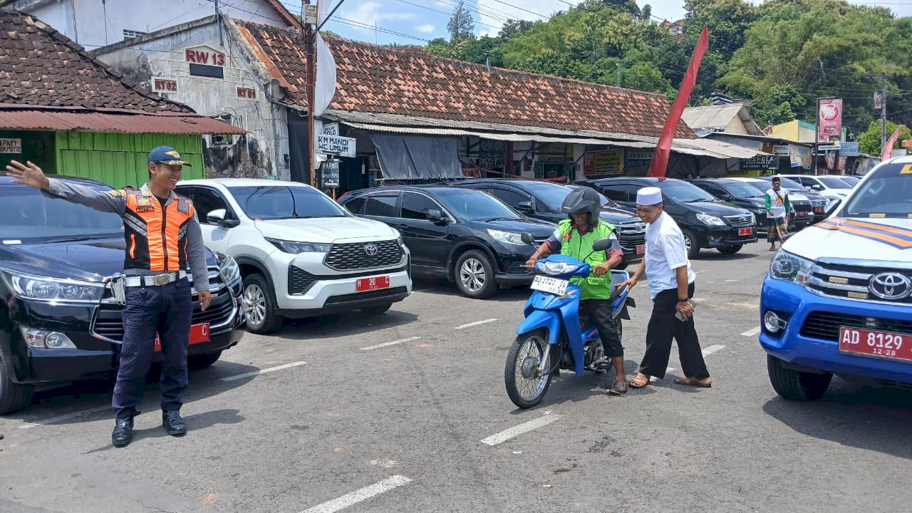Ziarah Hari Jadi ke-505 Kab Semarang di Bayat Lancar, 28 Personel Dishub Klaten Amankan Lalu Lintas