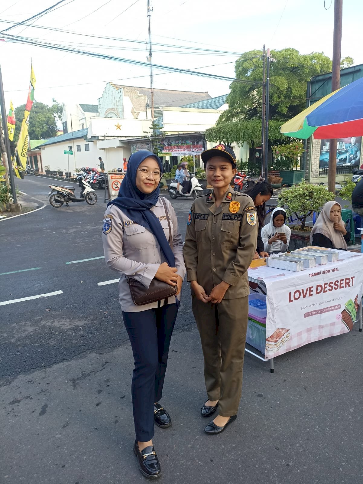 Klaten Berduka, CFD Tetap Berjalan: Pedagang  CFD Kenakan Hitam untuk Almarhum WaBup Benny