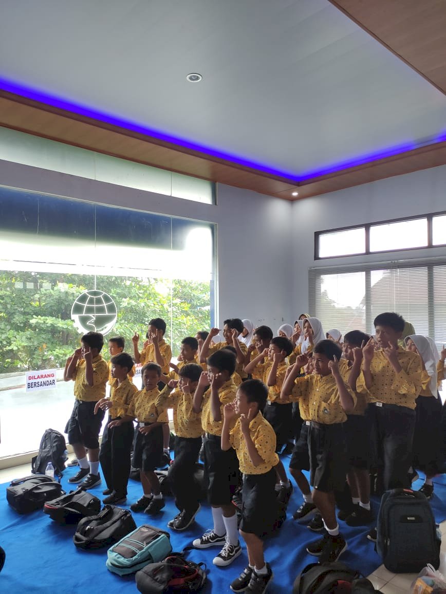 Seru Banget! Siswa SDN 2 Sawahan Belajar Lalu Lintas Sambil Jelajah Kantor Dishub Klaten