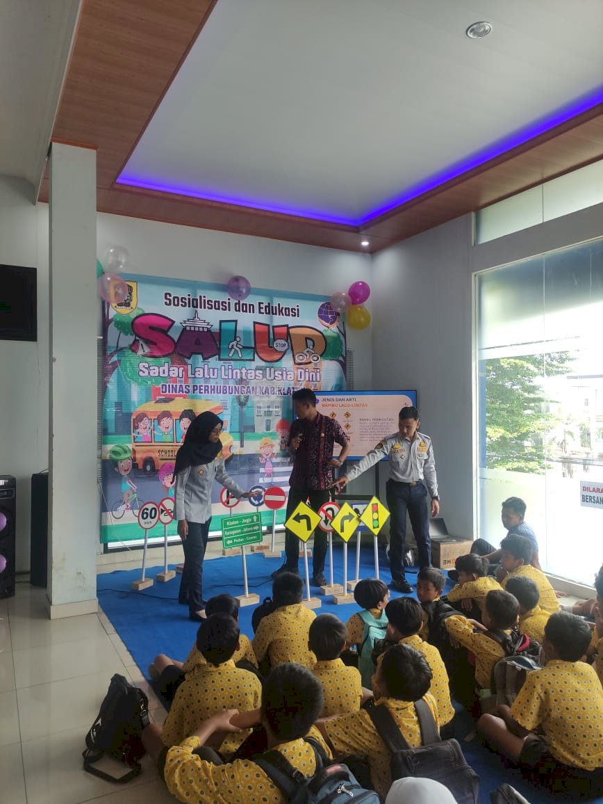 Seru Banget! Siswa SDN 2 Sawahan Belajar Lalu Lintas Sambil Jelajah Kantor Dishub Klaten