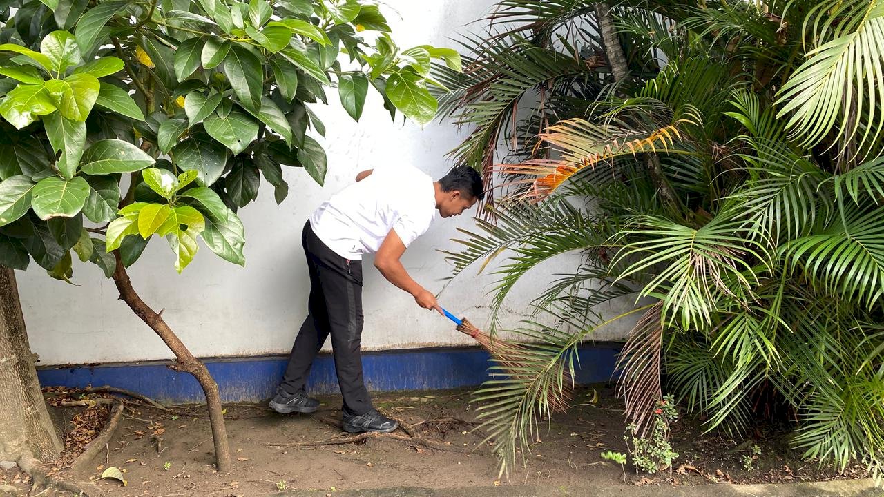 Dishub Klaten Gaspol! Jumat Bersih Dukung Gerakan Indonesia ASRI di Lingkungan Kantor