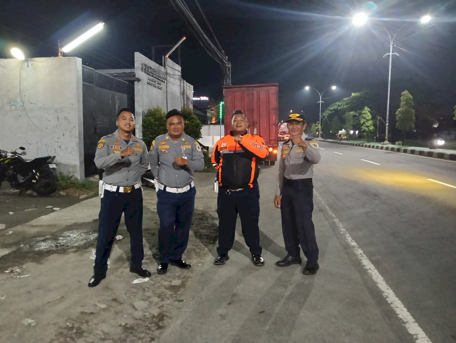 Truk Parkir Liar di Jalan Solo-Jogja? Dishub Klaten Turun Tangan! 