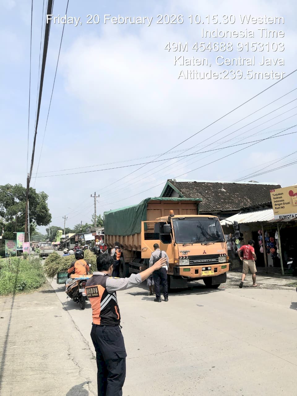 Respons Cepat Aduan Warga Kemalang, Dishub Tertibkan Truk Tronton di Jalan Kelas III