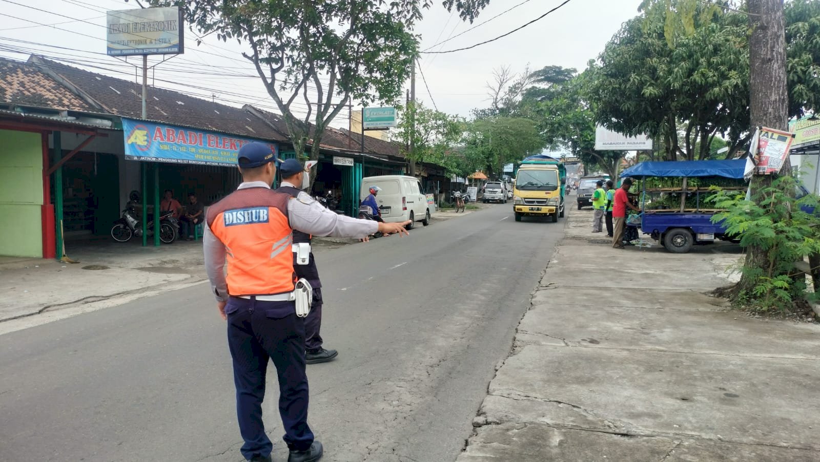 Dishub Tertibkan 4 Truk Galian C di Bonyokan-Penggung