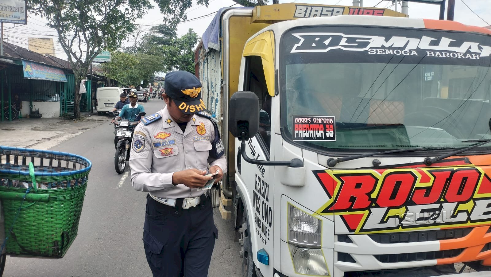 Dishub Tertibkan 4 Truk Galian C di Bonyokan-Penggung
