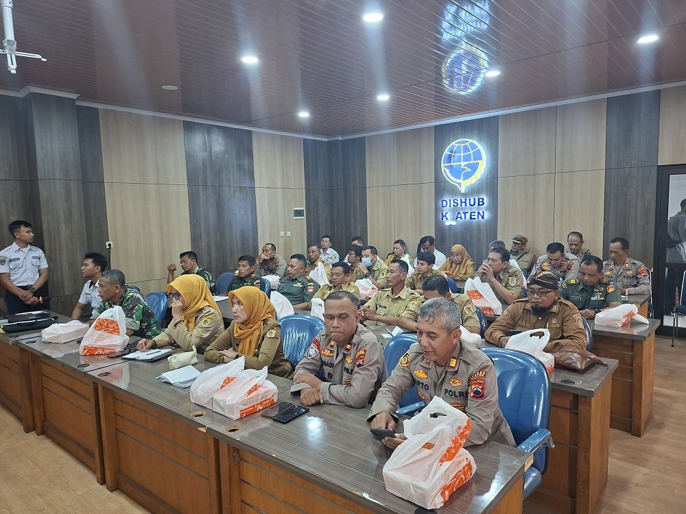 Cukup Sudah! Pemkab Klaten Gelar Rapat Besar Bahas Truk Tronton yang Bikin Jalan Kampung Remuk