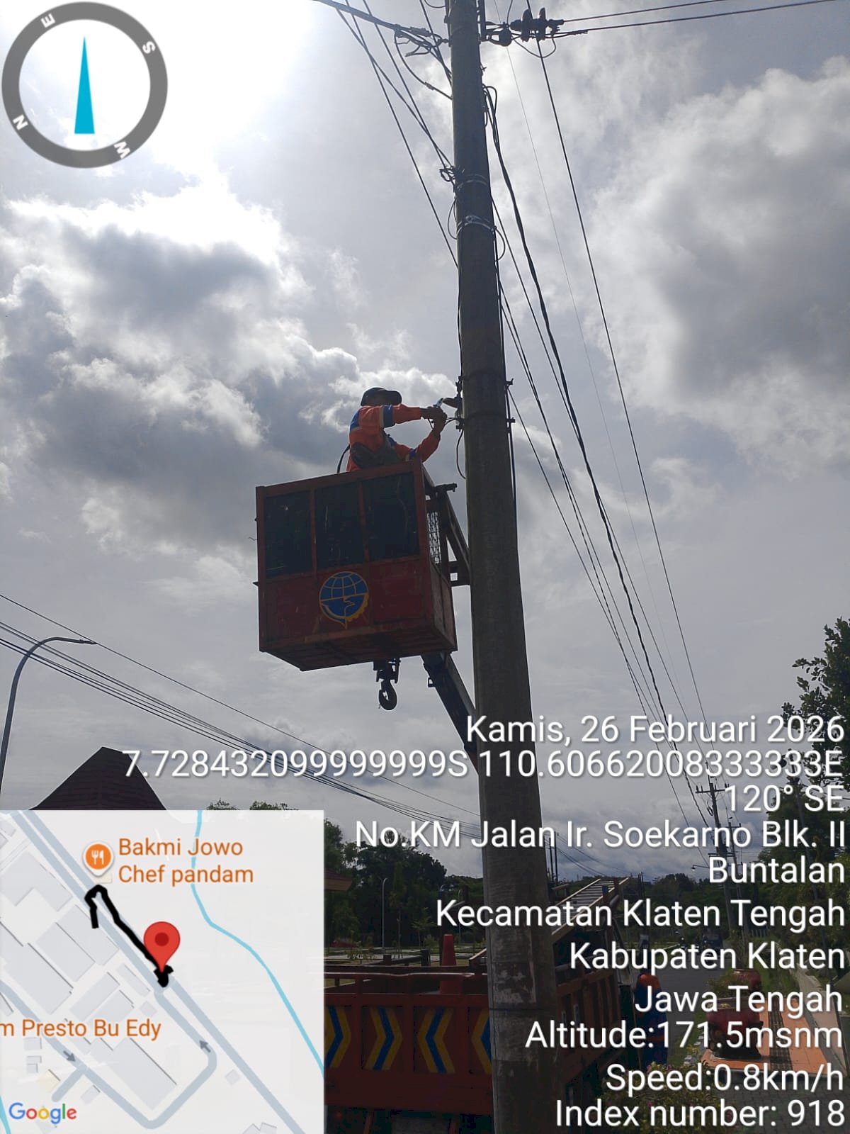 PJU Samping Bagas Waras Padam? Tim PJU Dishub Klaten Langsung Ganti Fitting dan Lampu!