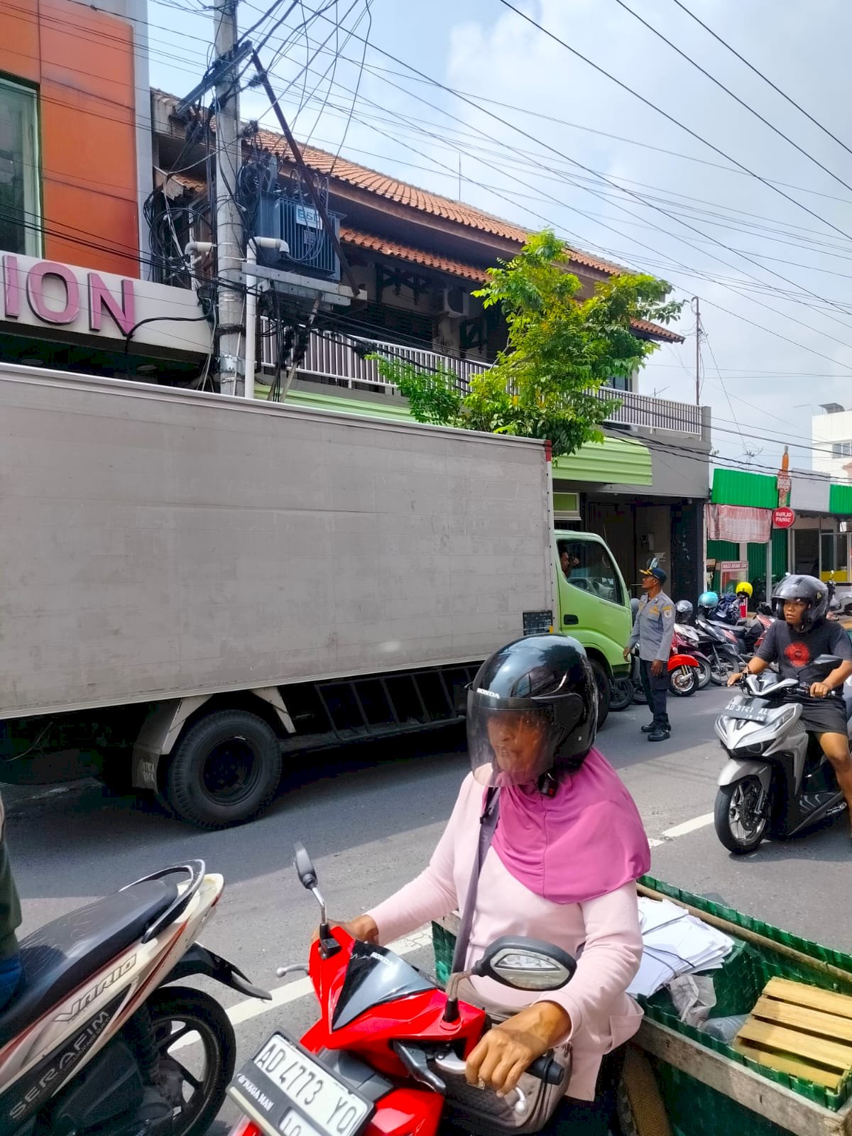 Tiga Aduan Parkir Satu Solusi - Dishub Klaten Tindak Lanjuti Laporan Warga Soal Mie Gacoan, Oma Opa, dan SSB Hj Hesti