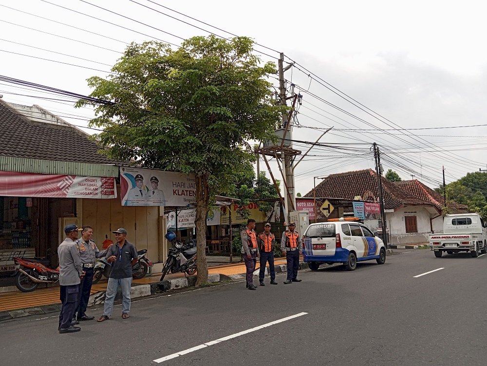 Tiga Aduan Parkir Satu Solusi - Dishub Klaten Tindak Lanjuti Laporan Warga Soal Mie Gacoan, Oma Opa, dan SSB Hj Hesti