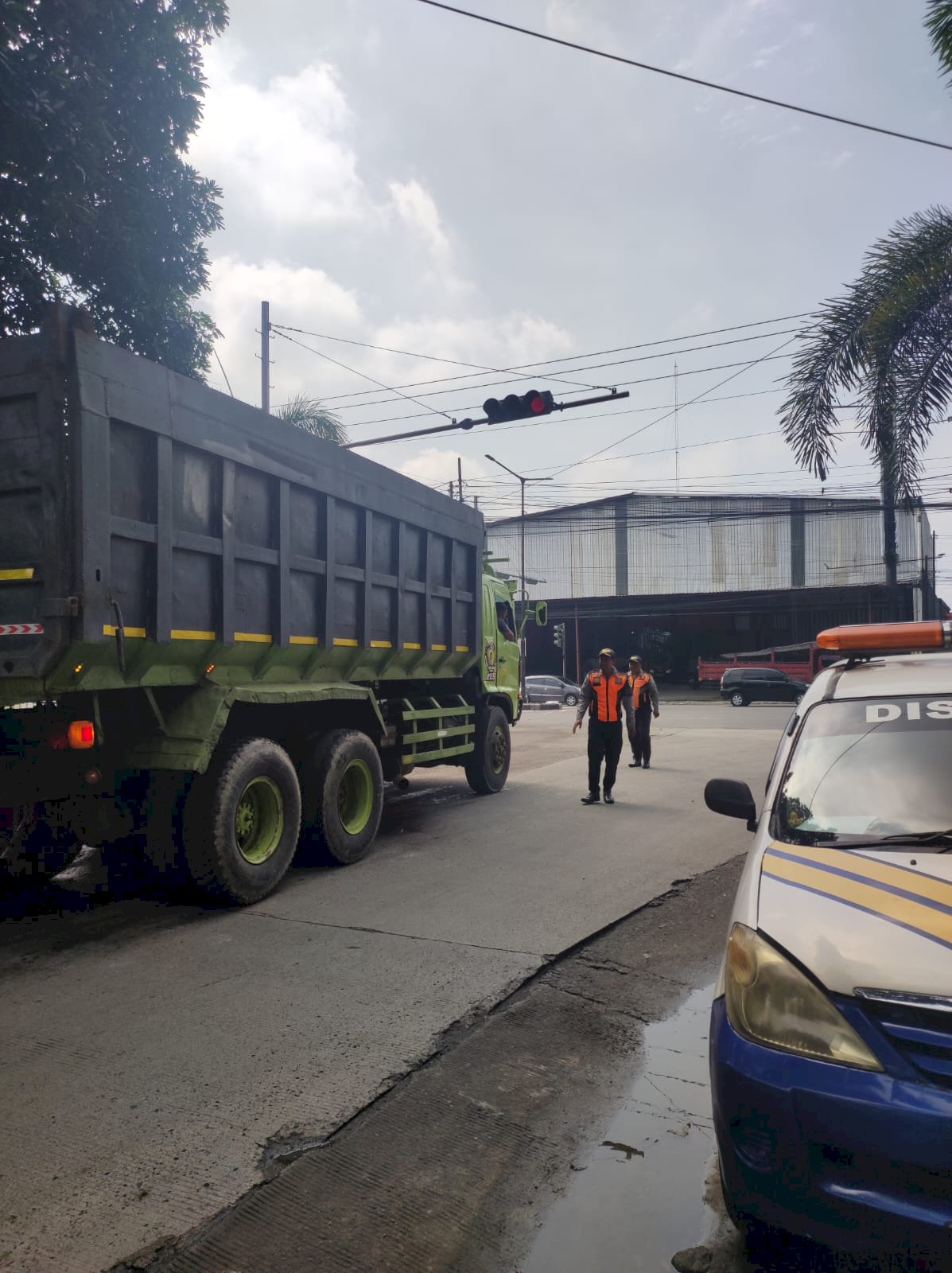 8 Tronton Diputar Balik di Simpang 3 Gondang! Dishub Klaten Makin Gencar Tertibkan Truk Gol C