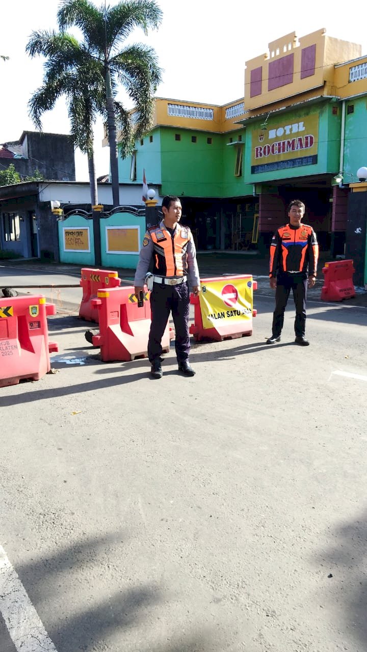Resmi! Jl. Mayor Sunaryo Klaten Kembali Searah , Kadishub Turun Langsung ke Jalan