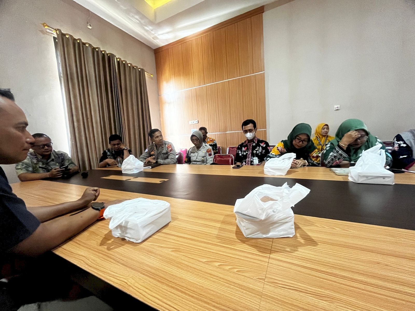 Jelang Mudik Lebaran, Bupati Klaten Pimpin Rampcheck Bus dan Apel Gabungan Ambulans