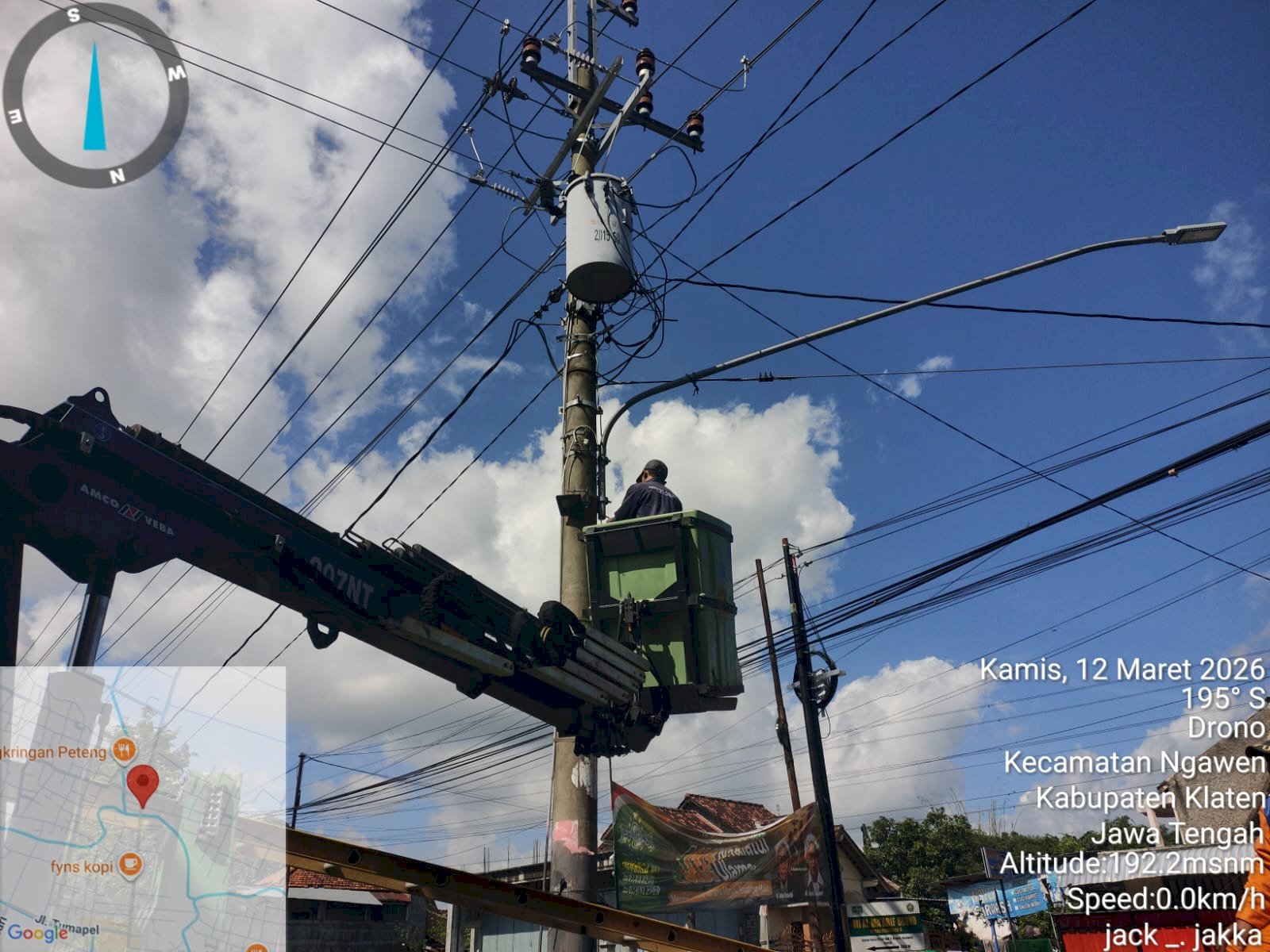 Tim PJU Dishub Klaten Ganti Lampu LED 60W di Ruas Jalan RSI Drono 