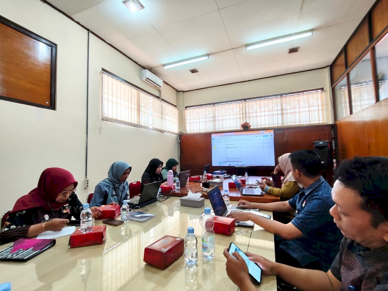 Satu Kebijakan, Tiga Orang, dan Skor yang Tak Boleh Turun
