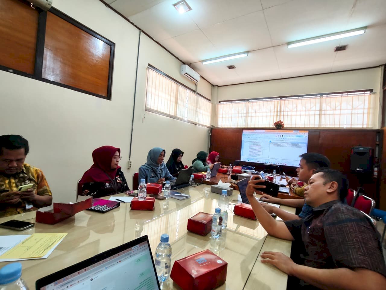 Satu Kebijakan, Tiga Orang, dan Skor yang Tak Boleh Turun