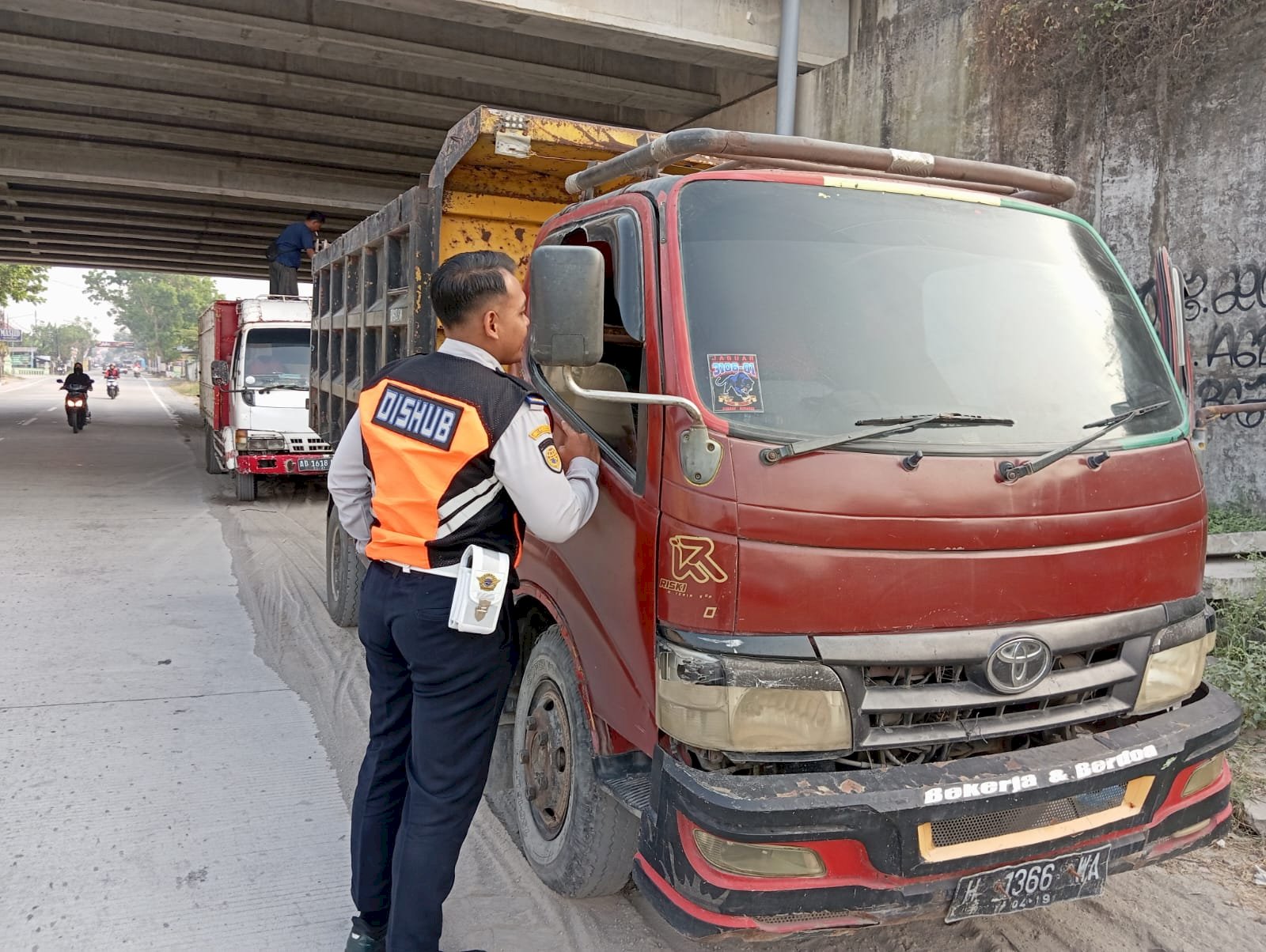 Truk Golongan C Diciduk Dishub Saat Jam Sibuk Sekolah
