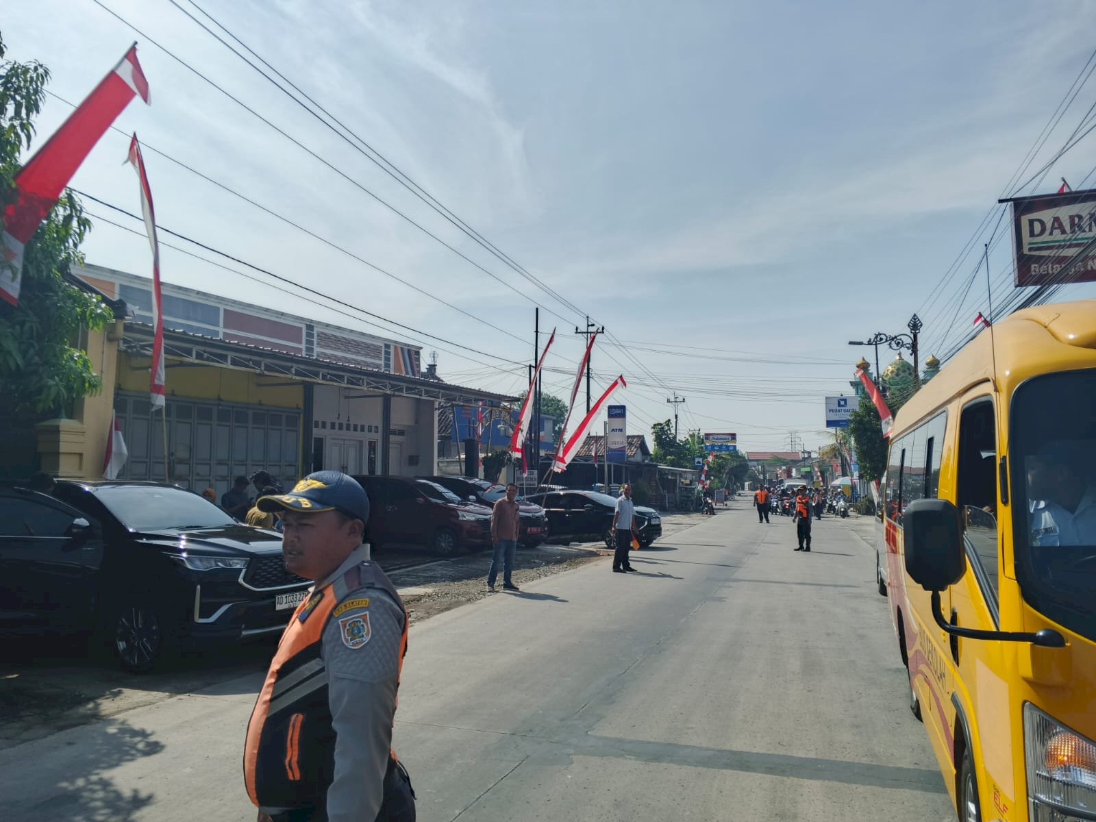 Dari Yogyakarta ke Klaten, Pengawalan Penuh Kehormatan