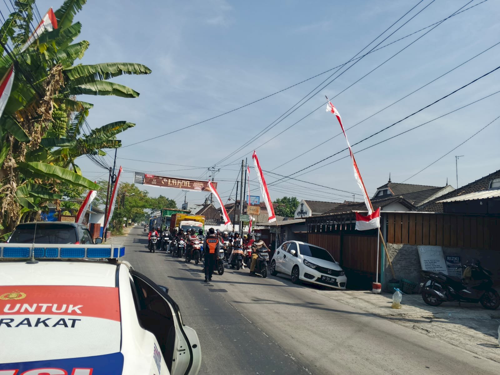 Dari Yogyakarta ke Klaten, Pengawalan Penuh Kehormatan