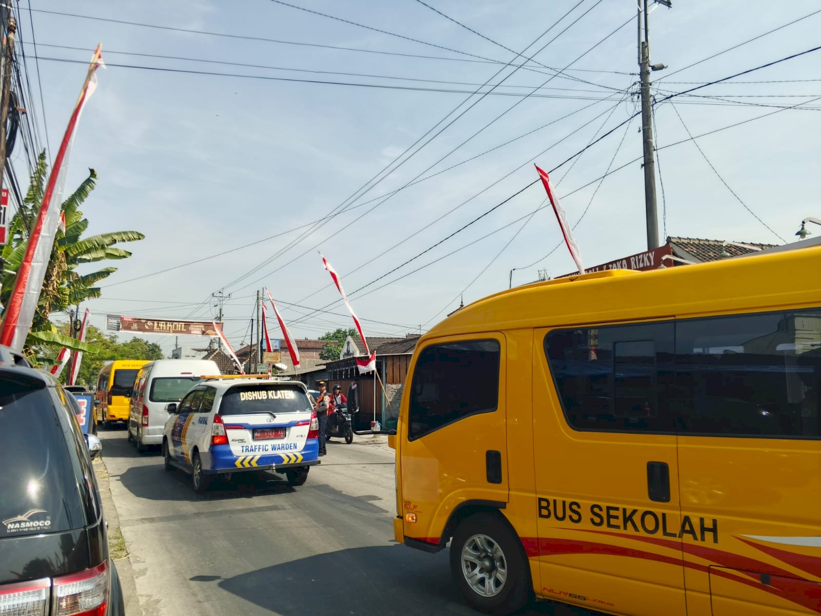 Dari Yogyakarta ke Klaten, Pengawalan Penuh Kehormatan