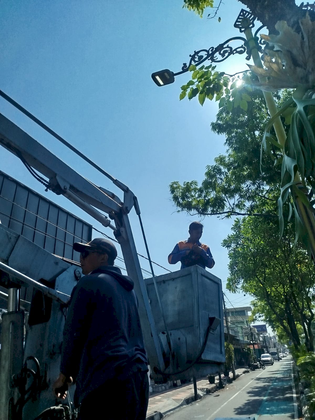 Kabel Ornamen Terbakar, Tim PJU Sigap Turun Tangan
