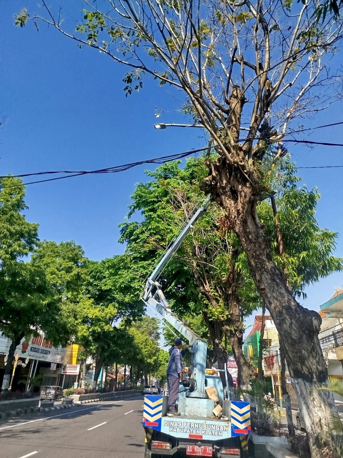 Kabel Ornamen Terbakar, Tim PJU Sigap Turun Tangan
