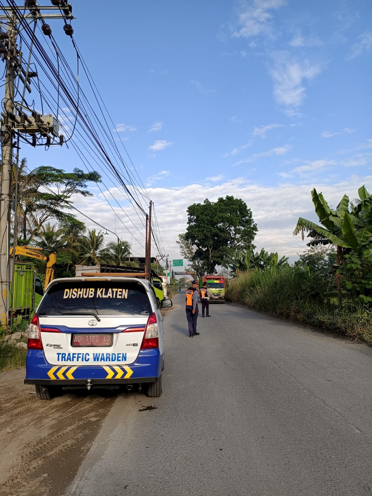Pagi di Karangnongko: Truk Pasir Kena Sasaran Hunting