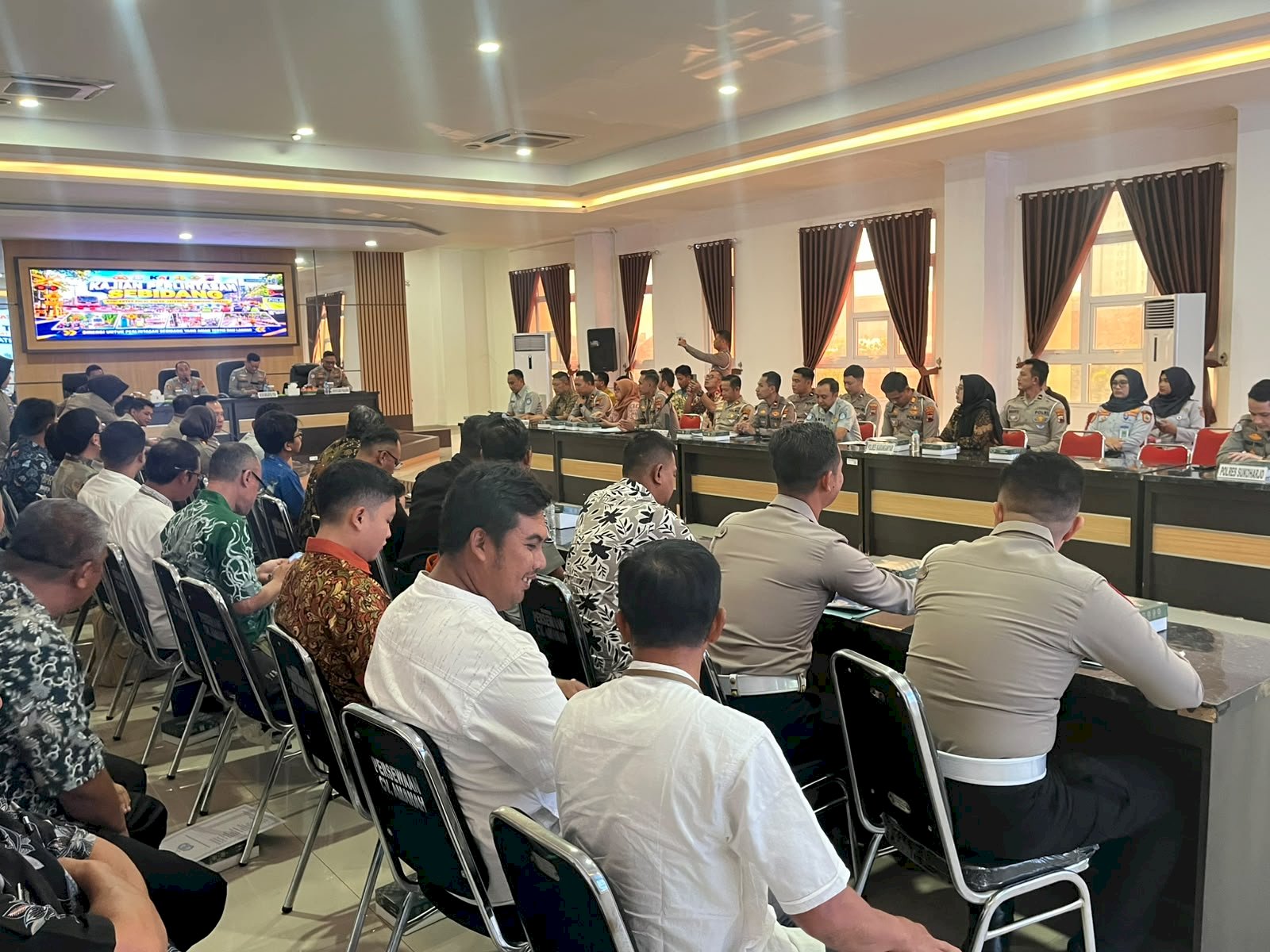 Aturan Berubah, Penjaga Palang Kereta Kini Wajib Bersertifikat KAI