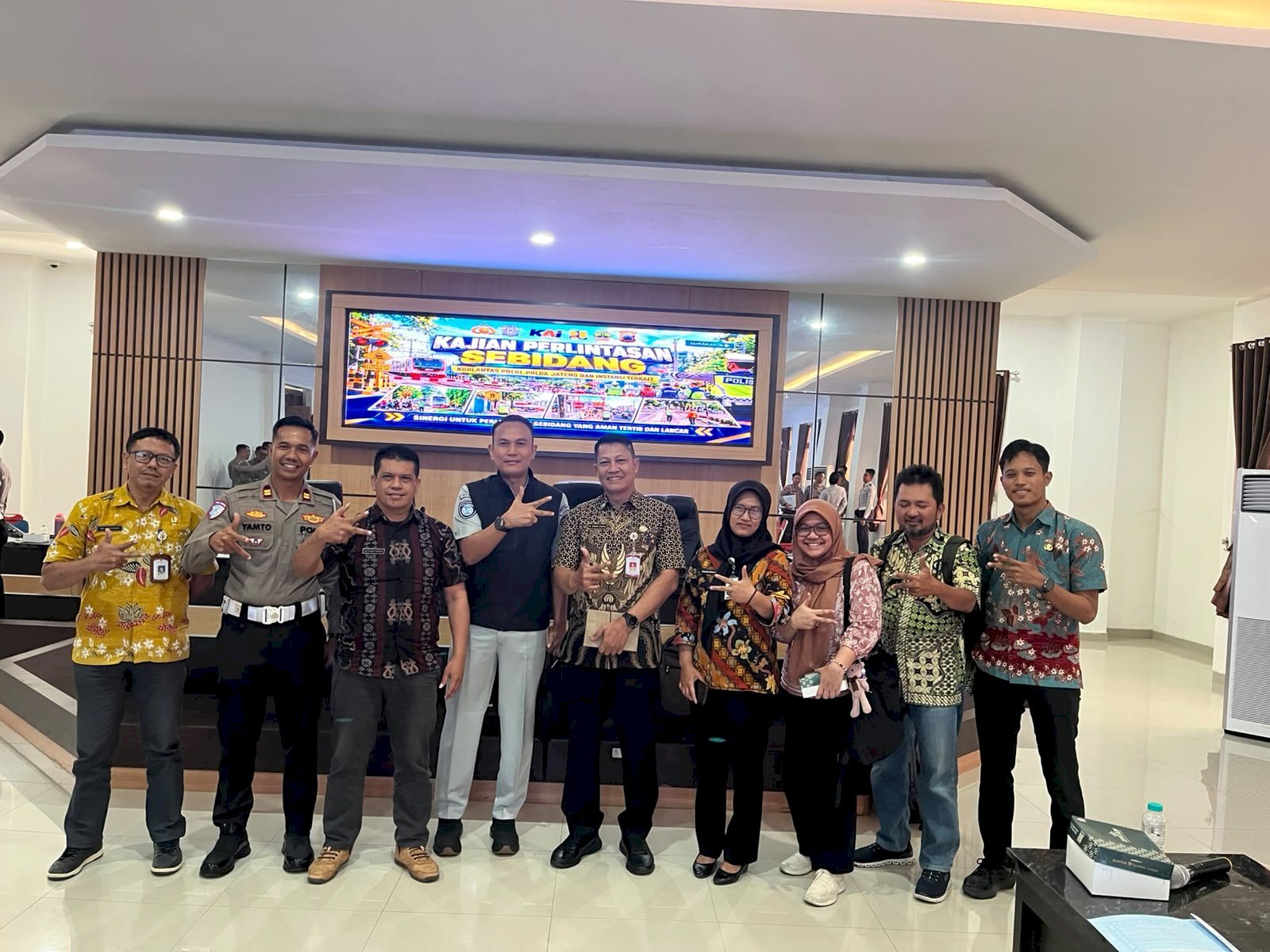 Aturan Berubah, Penjaga Palang Kereta Kini Wajib Bersertifikat KAI