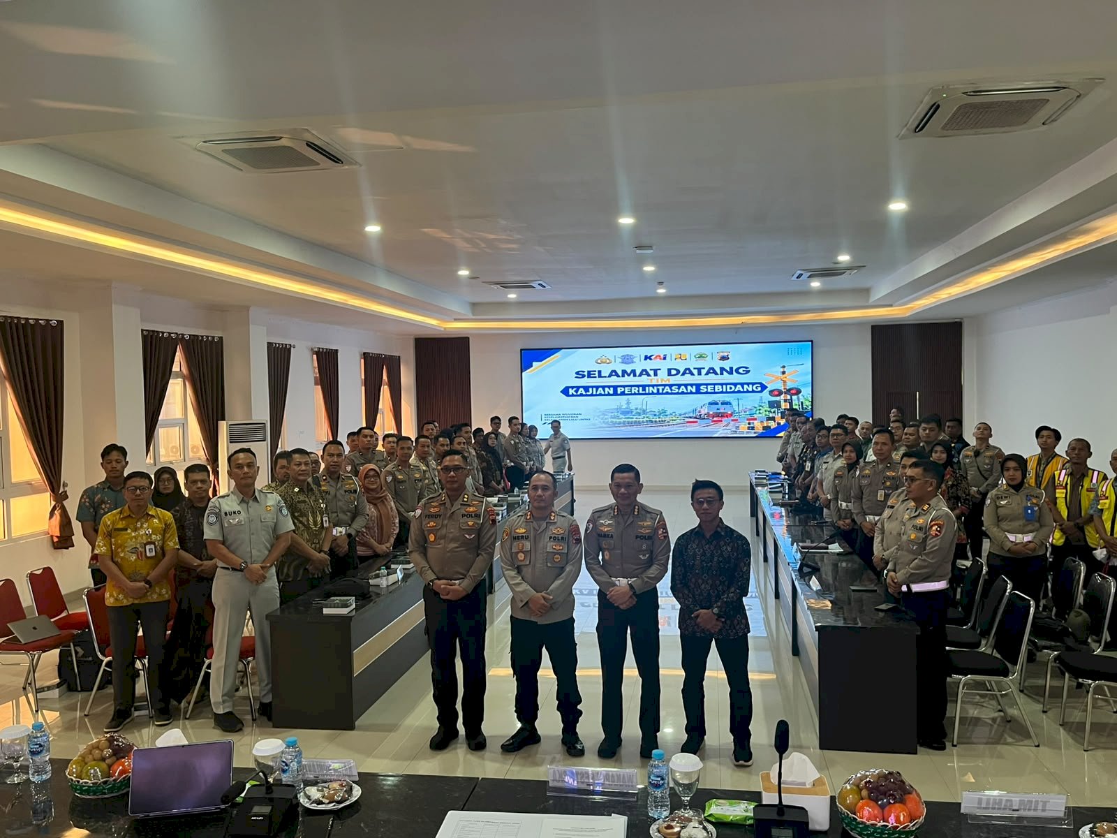 Aturan Berubah, Penjaga Palang Kereta Kini Wajib Bersertifikat KAI