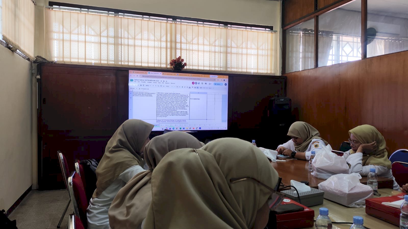 Kejar Deadline! Tim IKK Klaten Bedah Kualitas Perbup MRLL
